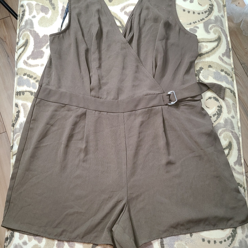 Forever 21+ Sleeveless Romper